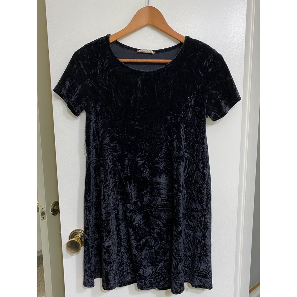 Black tee dress